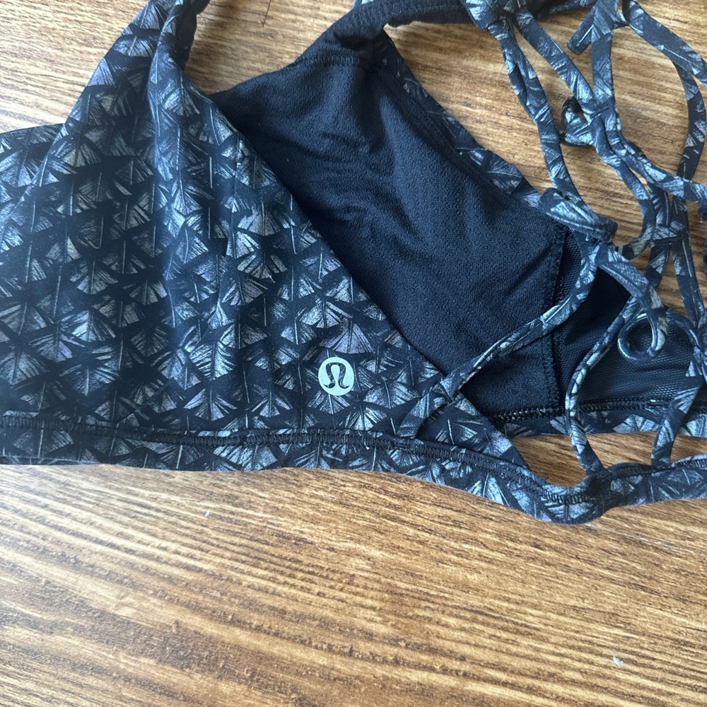 Lululemon sports bra